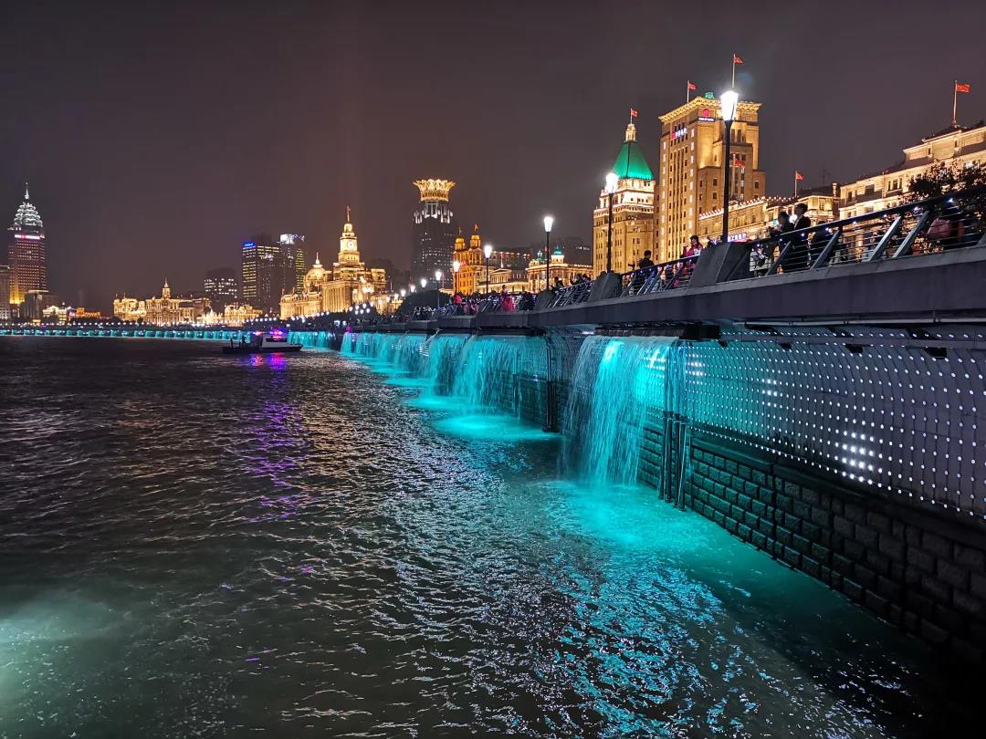 “上?！げ灰沟木省?，看進博會如何打造黃浦江水中的高防水性照明！