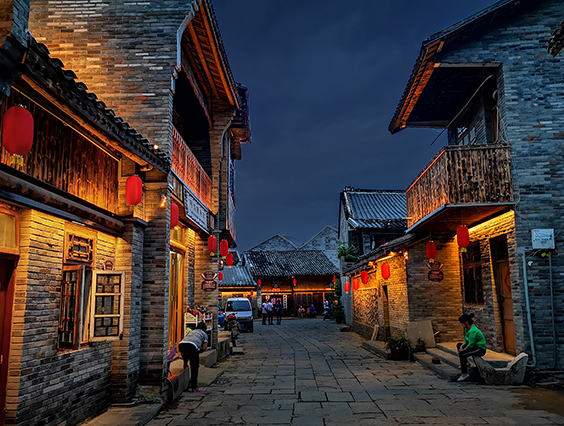 點亮千年古鎮(zhèn)中渡，文旅夜游又添一彩！